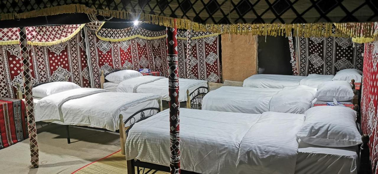 Desert Wonders Camp Ḩawīyah Exterior foto