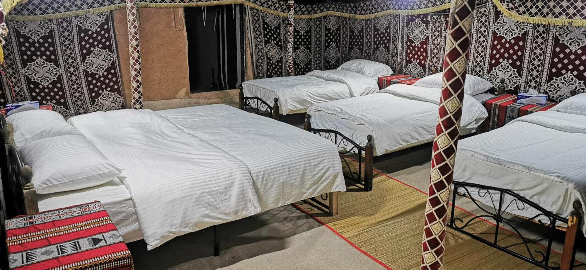 Desert Wonders Camp Ḩawīyah Habitación foto
